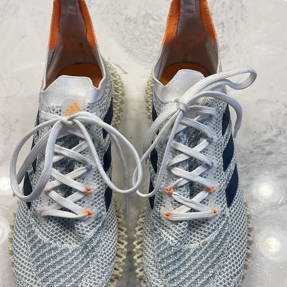 EUC Adidas running shoes - Picture 4 of 7